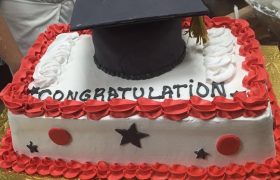 Cake Graduación con Decoración en Fondant